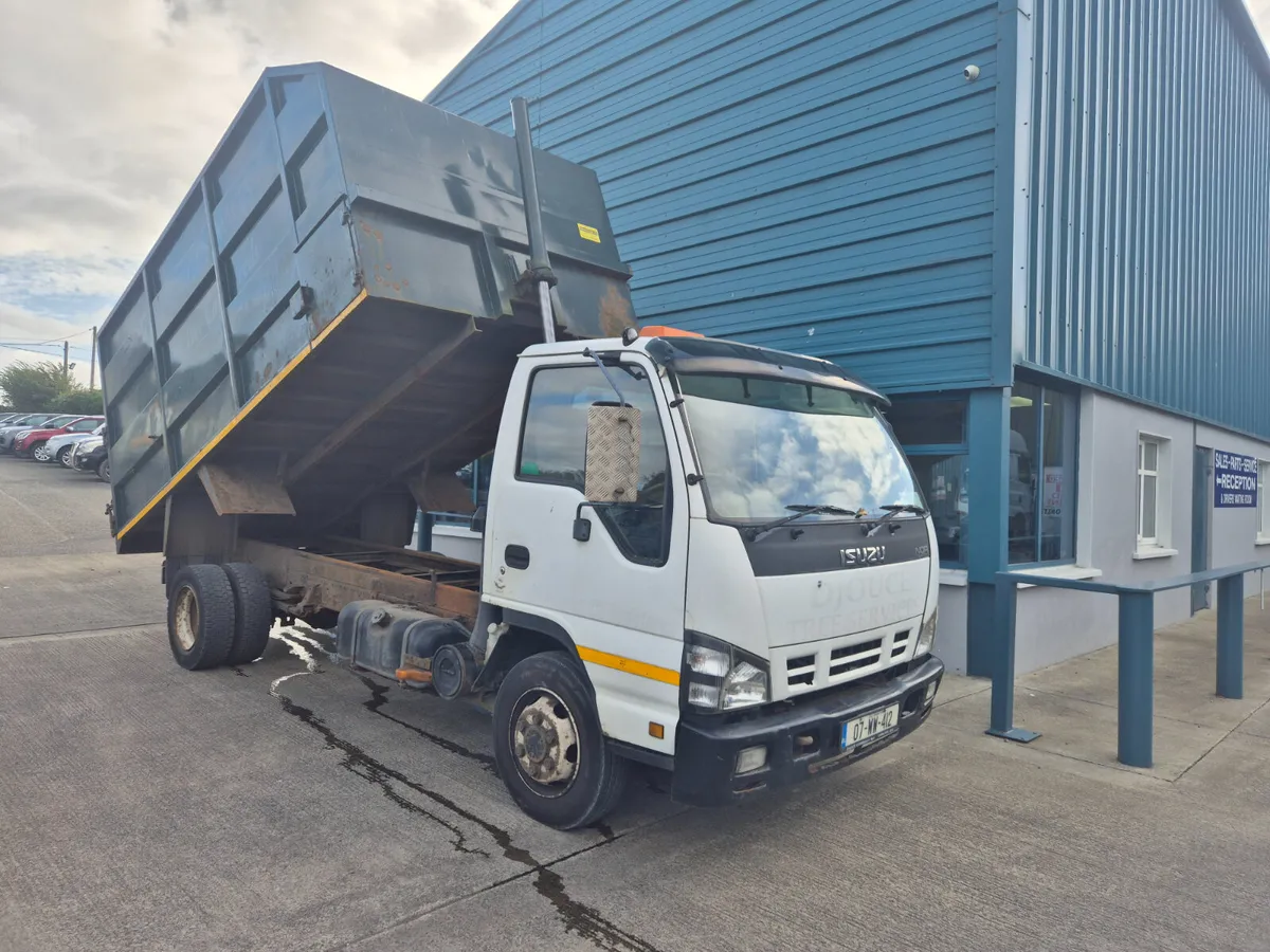 2007 ISUZU NQR MULCH TIPPER - Image 1