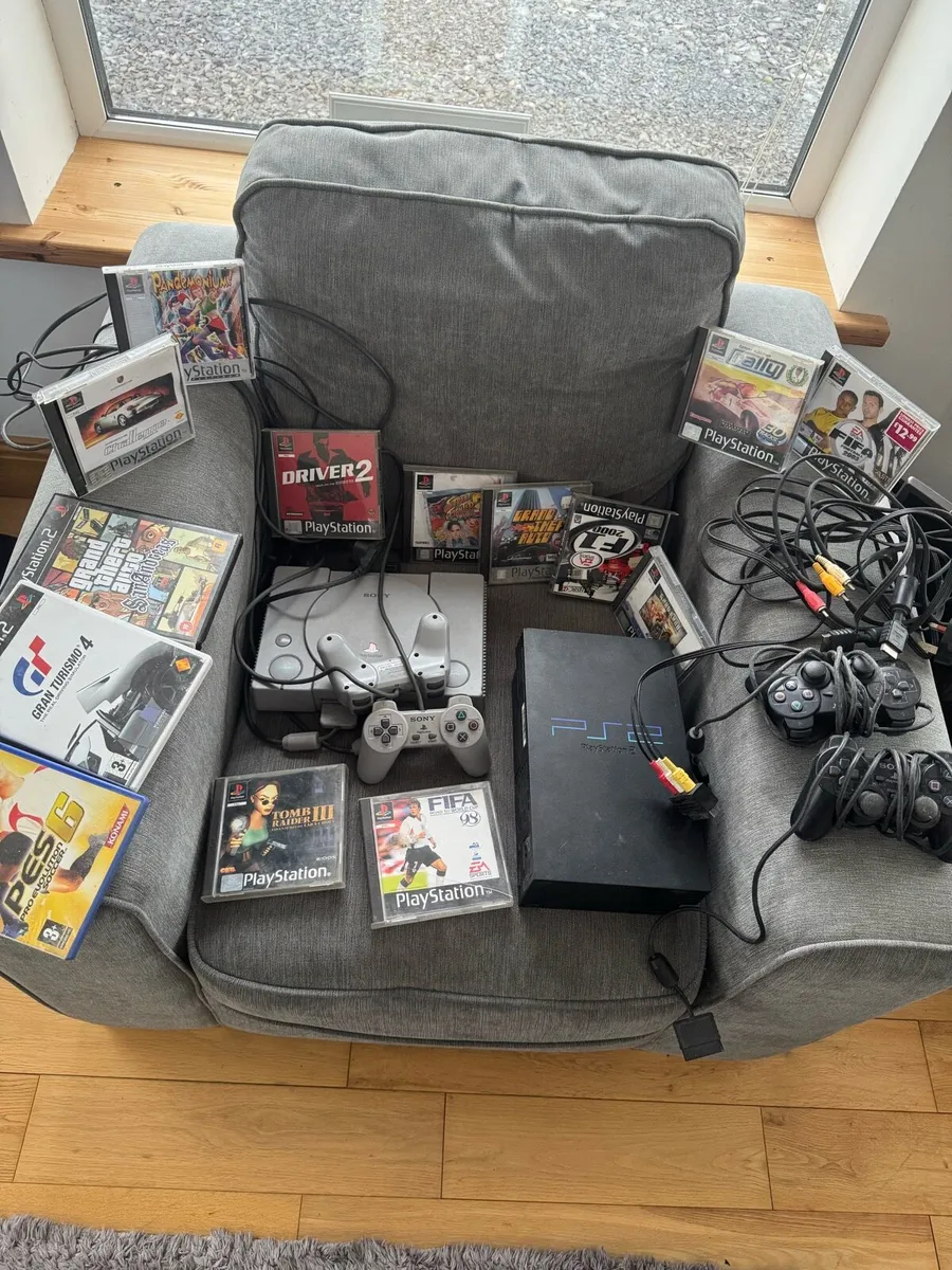 PS1 and PS2 plus games - Image 1