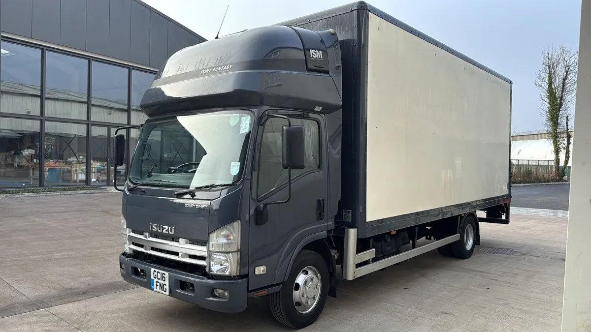 Isuzu Forward 2016 - Image 1