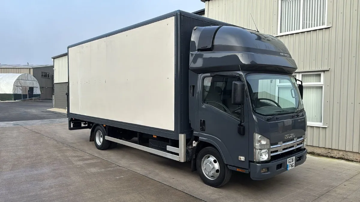 Isuzu Forward 2016 - Image 2