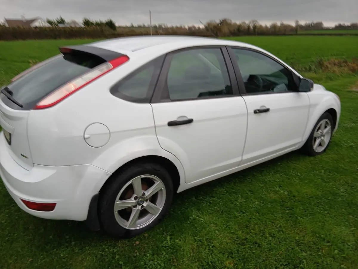 Ford Focus 2009 - Image 3