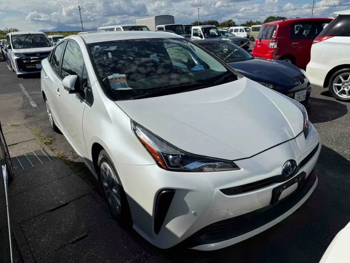 Two 2022 Toyota Prius landing Dublin 26/11/25 - Image 4