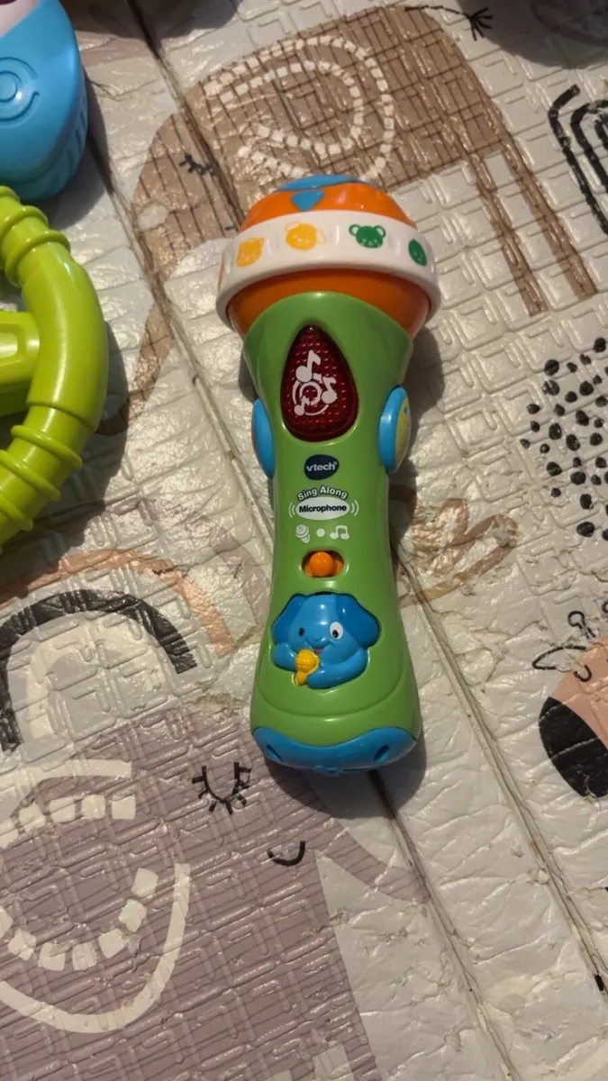 Mixture of toys - Image 4