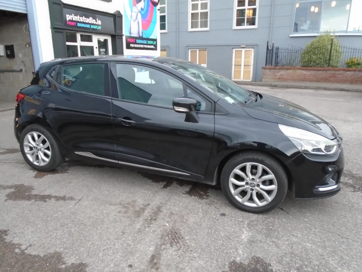 Renault Clio 2017 - Image 1