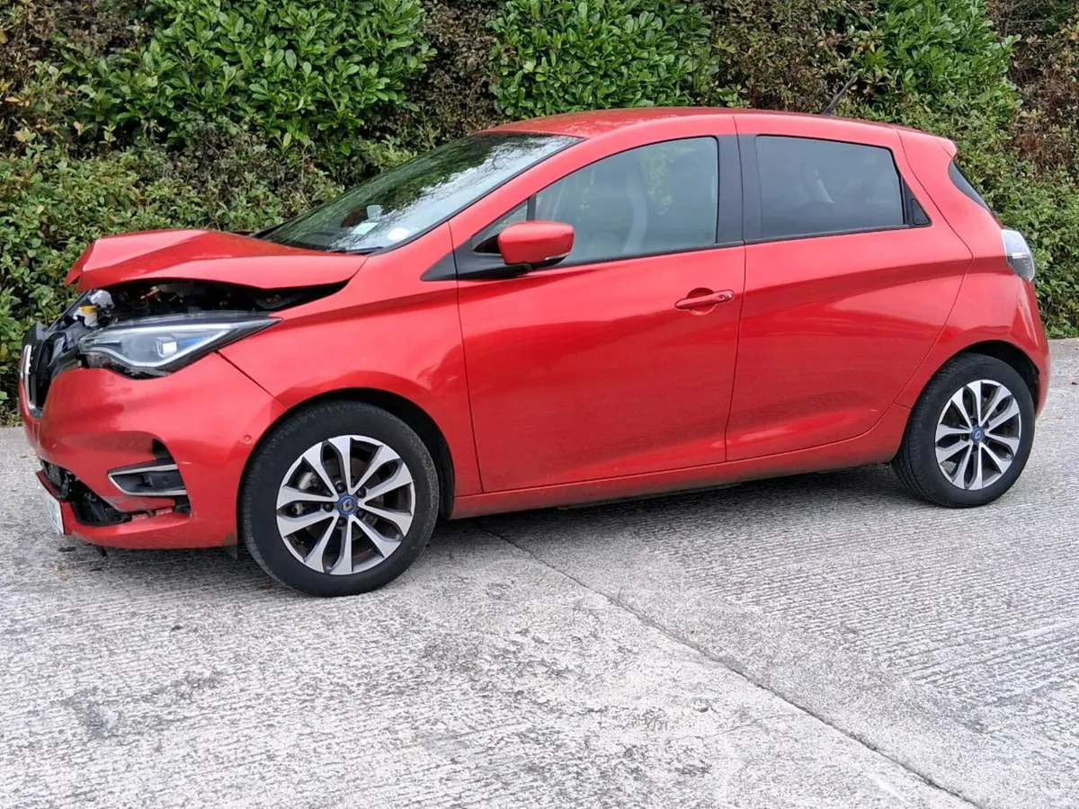 RENAULT ZOE, ONLY 22K KM - Image 2