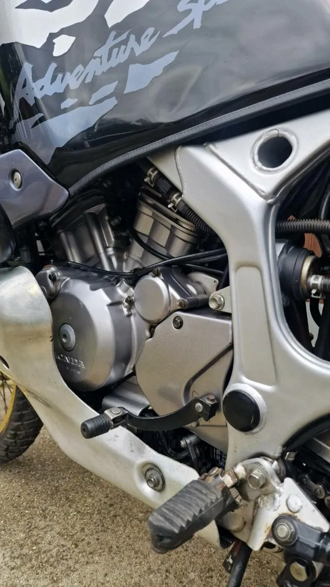 Honda XRV750 Africatwin - Image 4