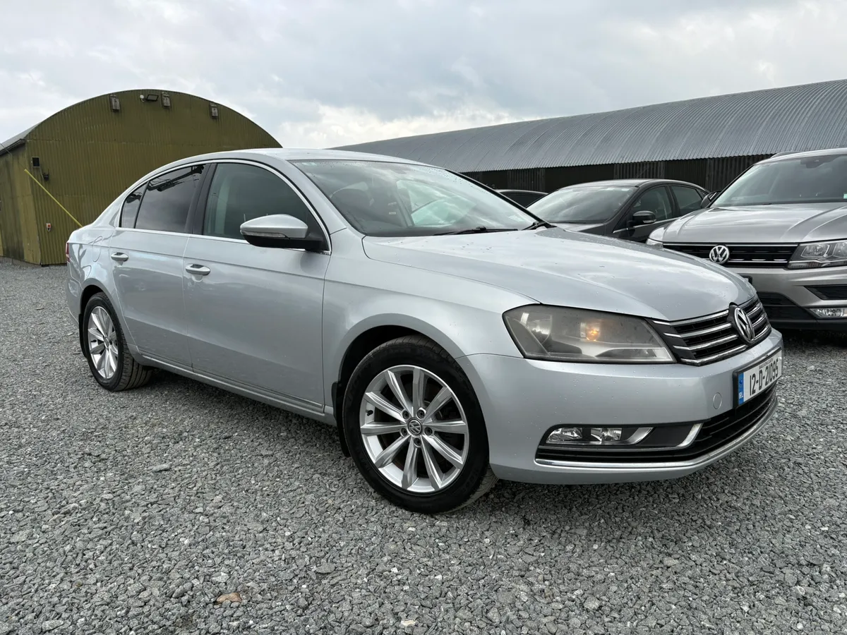 12 Volkswagen Passat Comfortline 1.6 TDi - Image 1