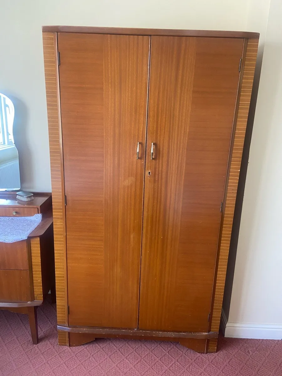 1960’s wardrobes and dressing table - Image 2
