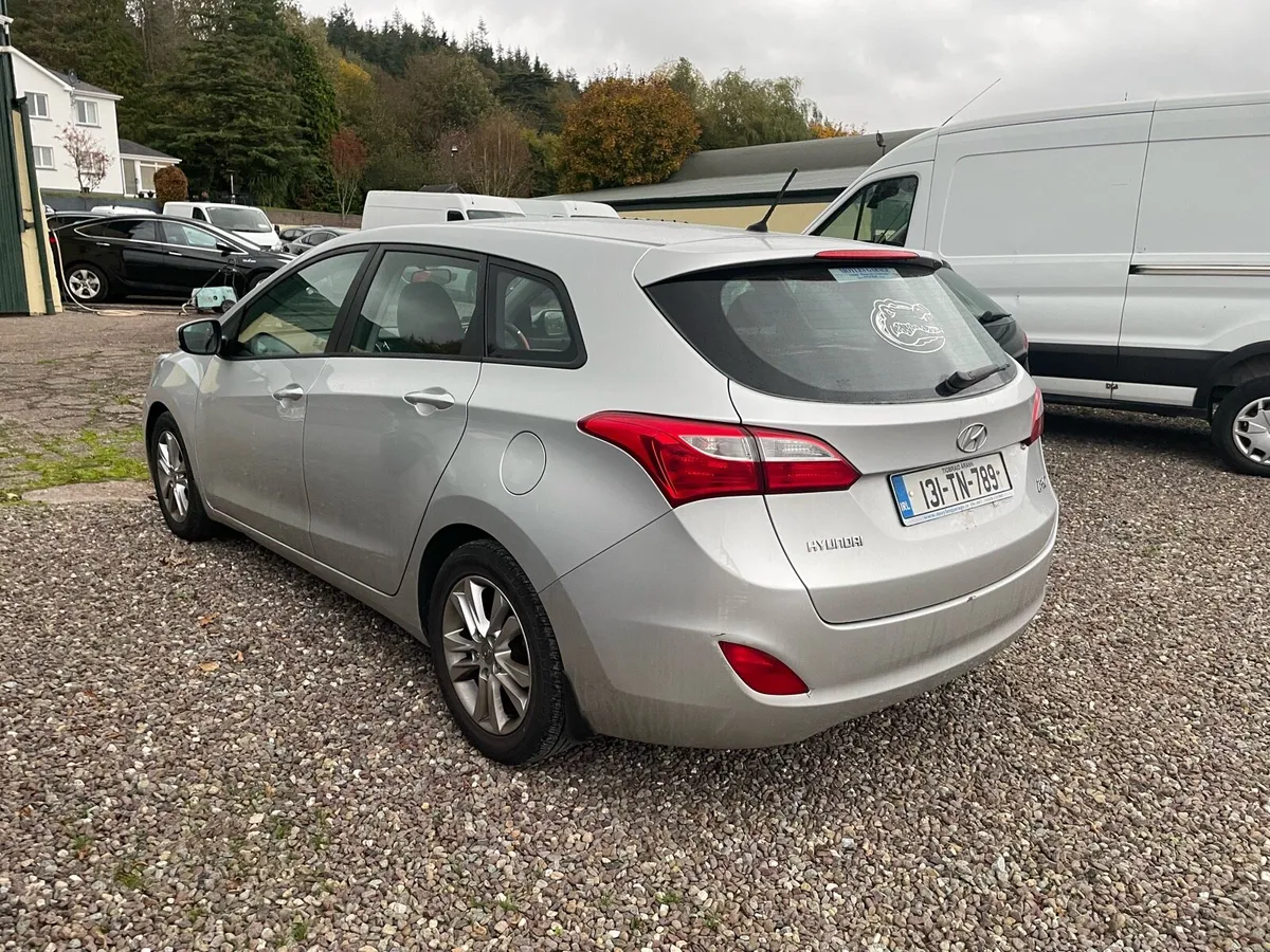 Hyundai i30 estate - Image 4