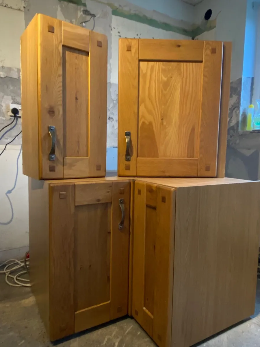 Kitchen units - Image 1