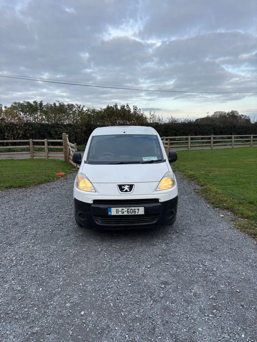 2011 Peugeot Partner •TESTED• - Image 2