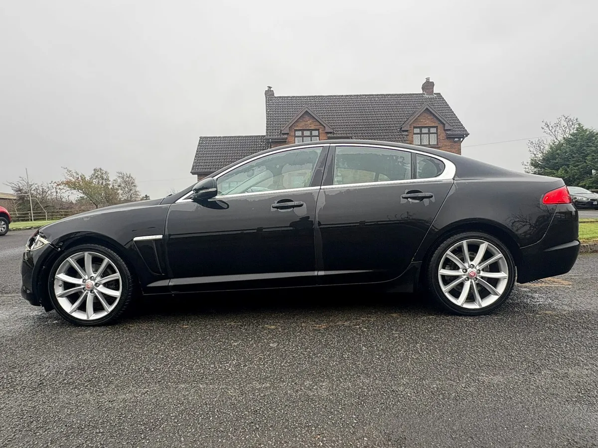 2015 Jaguar XF 2.2D Luxury 200PS Automatic - Image 4