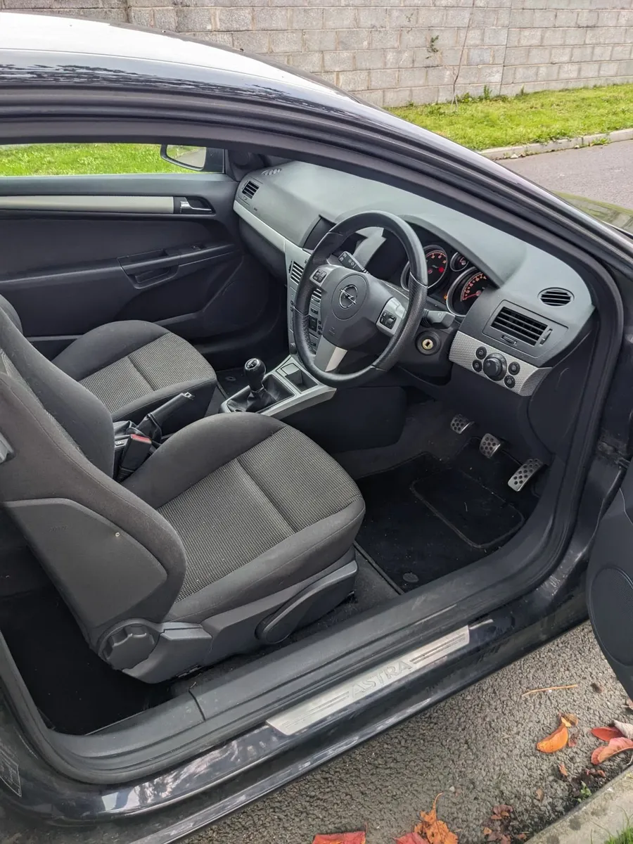 Opel Astra 2011 NCT & Tax & low mileage - Image 4