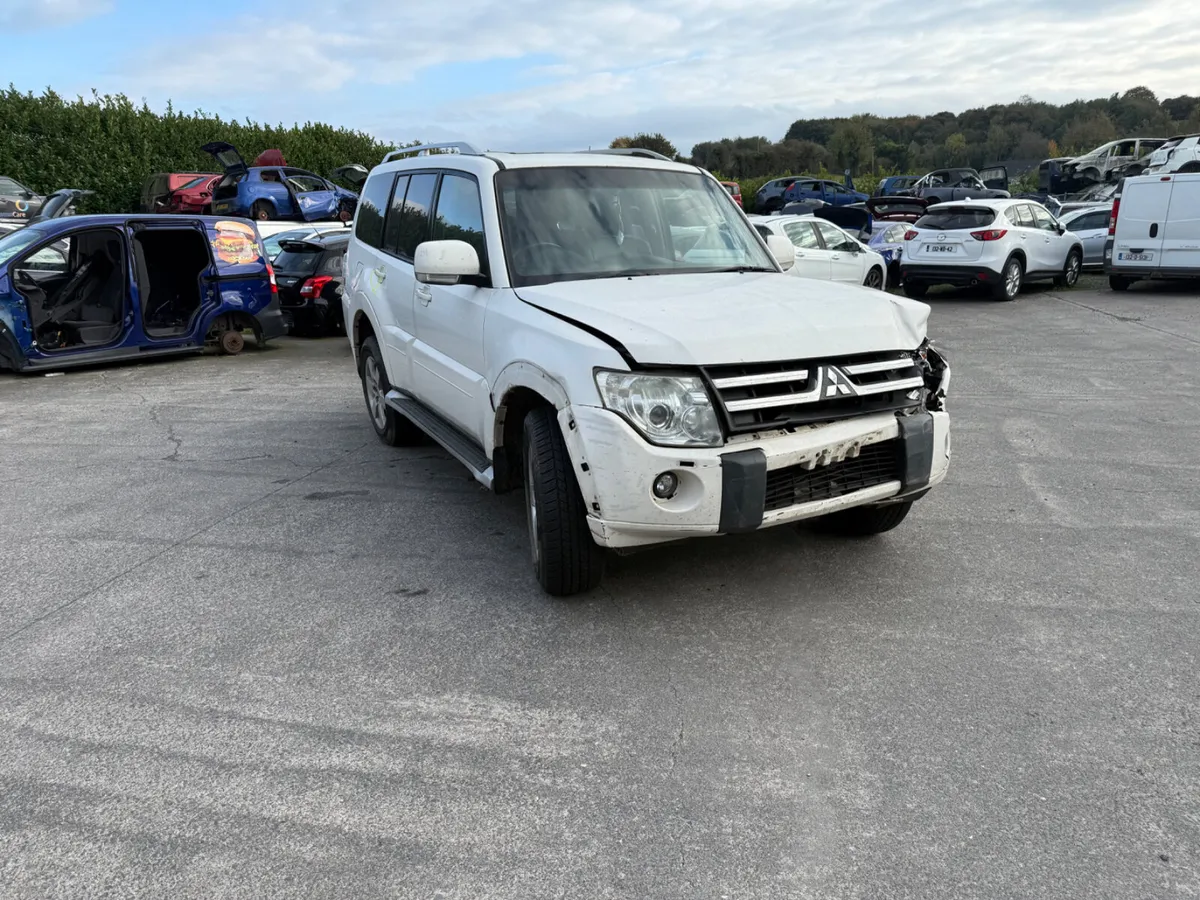2011 Mitsubishi Shogun 3.2 Auto - Image 1