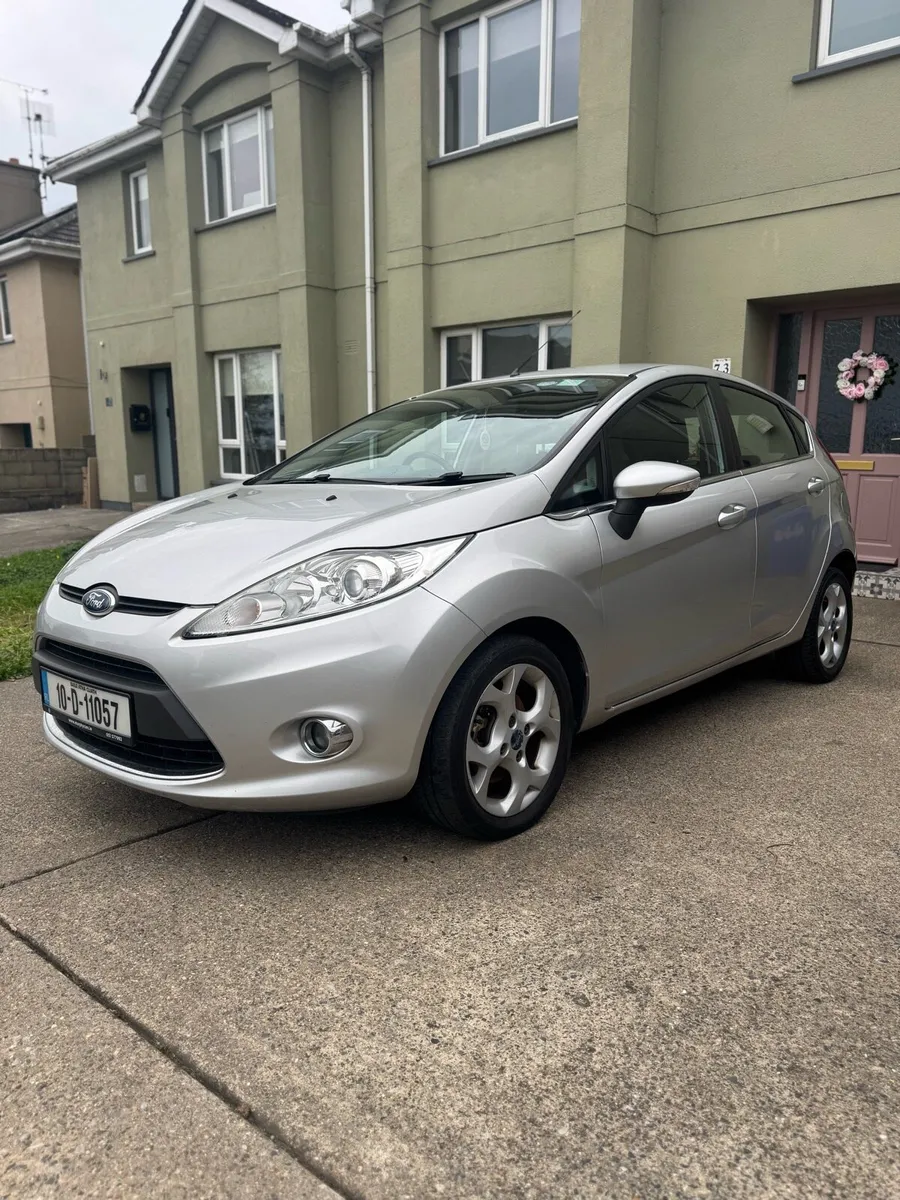 Ford Fiesta Titanium 1.4 Auto - Image 3