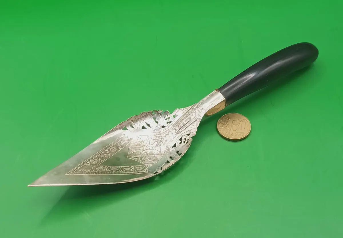 Silver and ebony Continental slice, D18 post 6e - Image 1