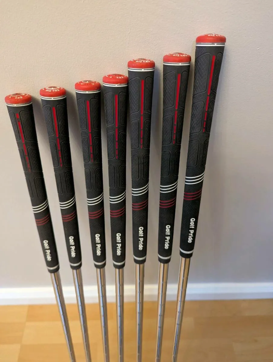 Ping G425 Irons - Image 2