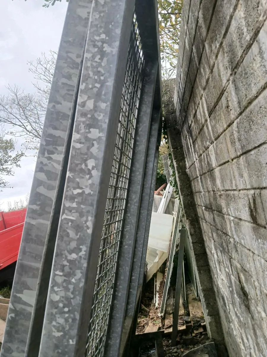Gates - Image 4