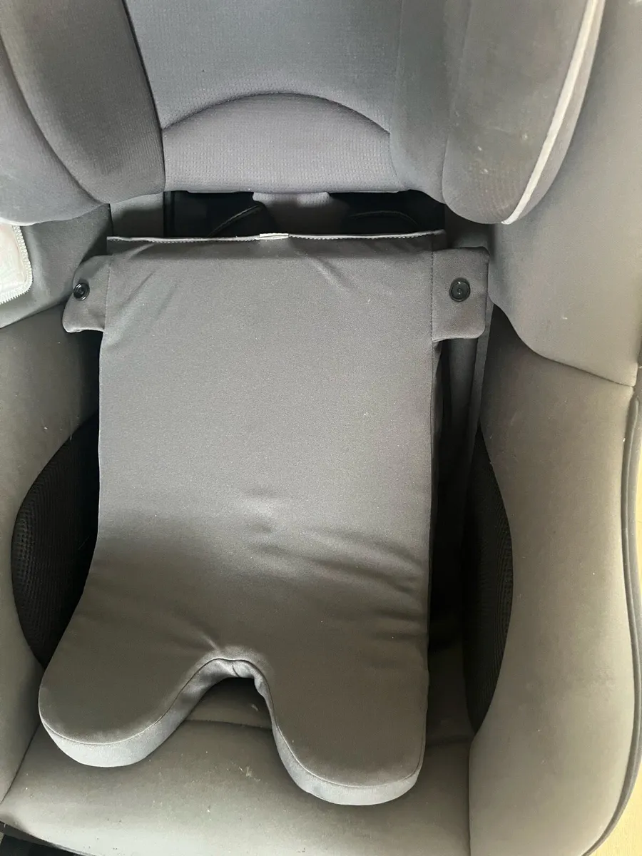 Joie isofix car seat - Image 1