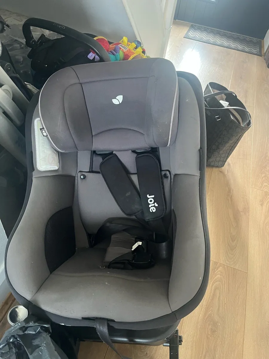 Joie isofix car seat - Image 3