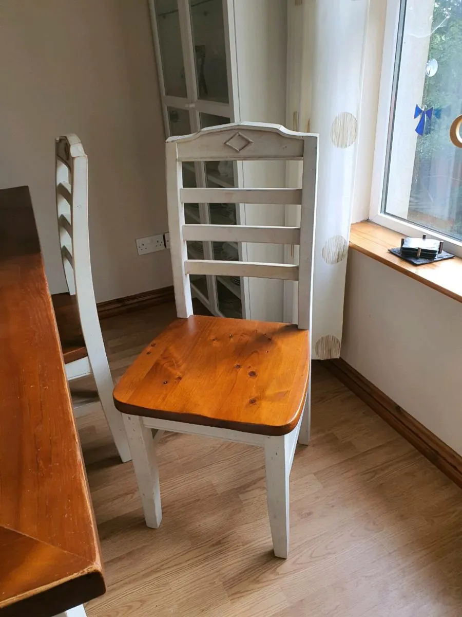 Dining table & chairs - Image 1