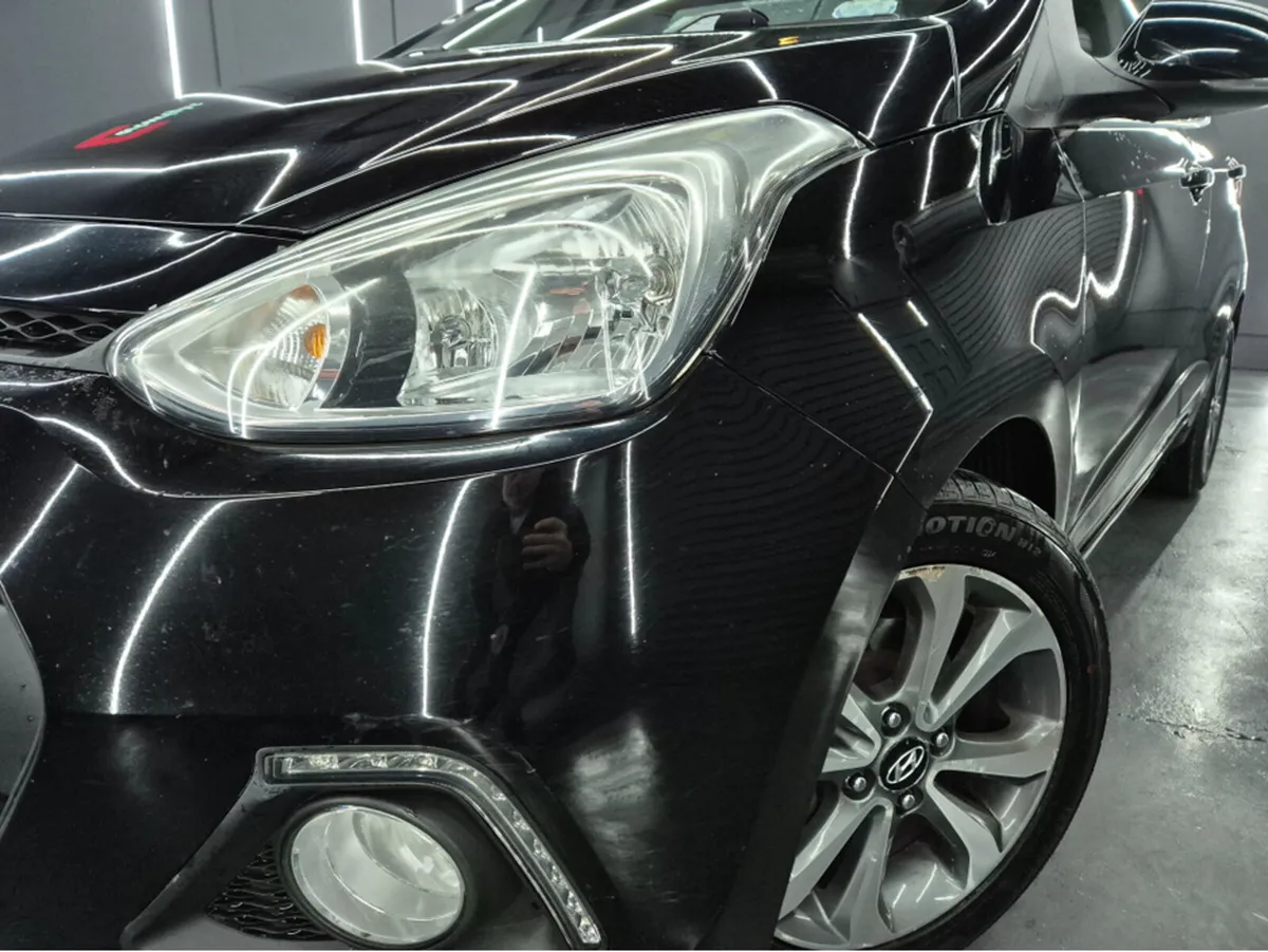 Hyundai i10 1.0 PETROL PREMIUM 5DR - Image 4