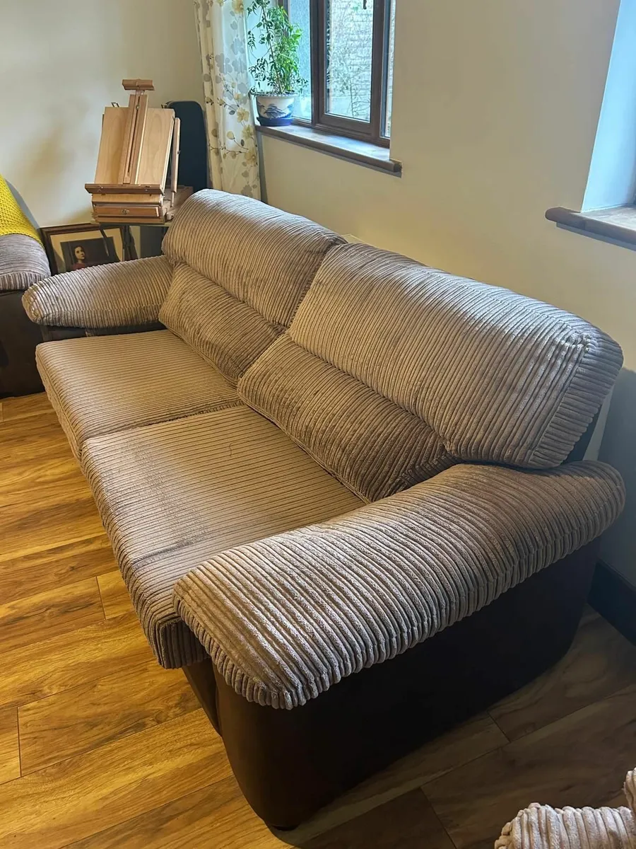 4 seater sofa - Image 1