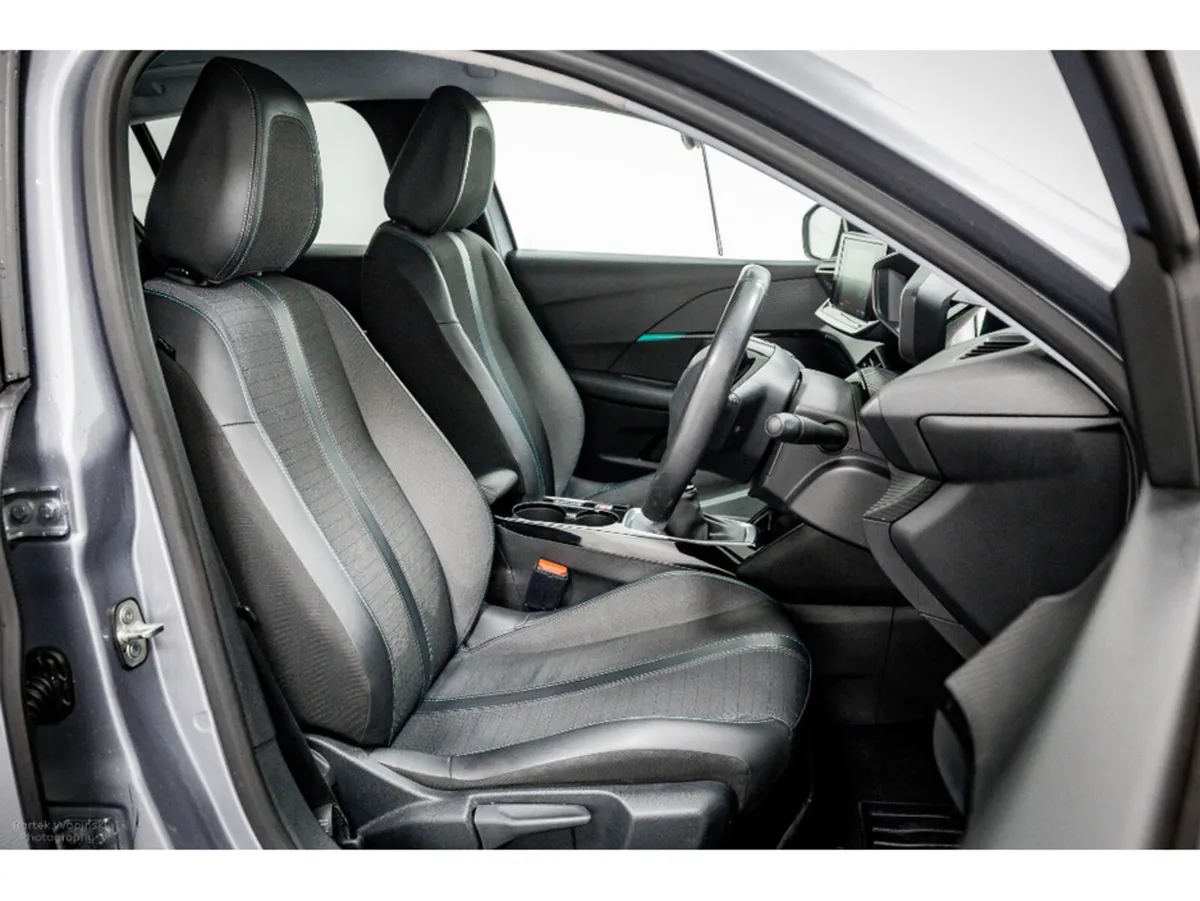 Peugeot 208 Allure Pack 1.2 Petrol 100HP - Image 3