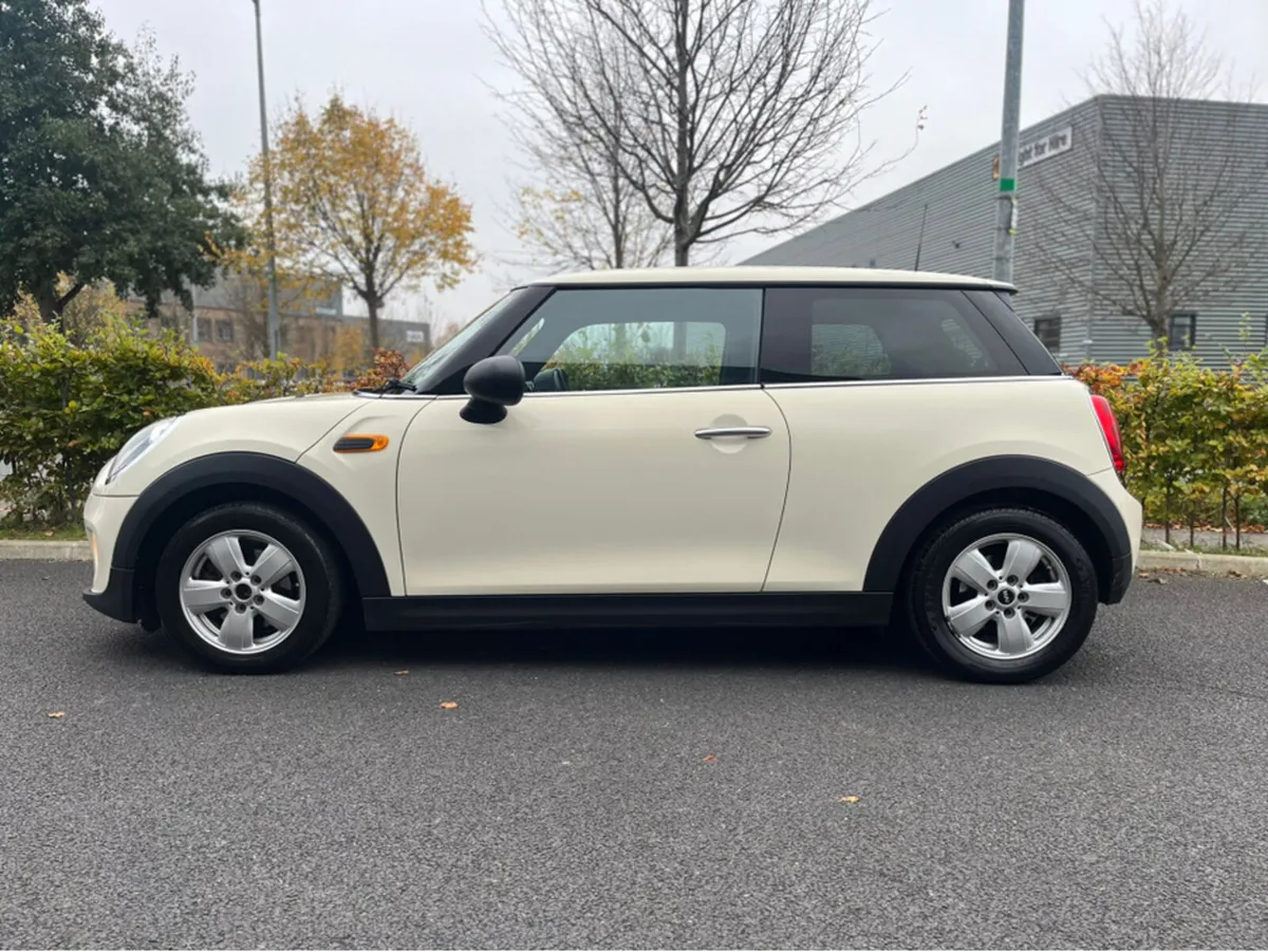 Mini Cooper 1.5 D MANUAL *FULL SERVICE HISTORY * - Image 2