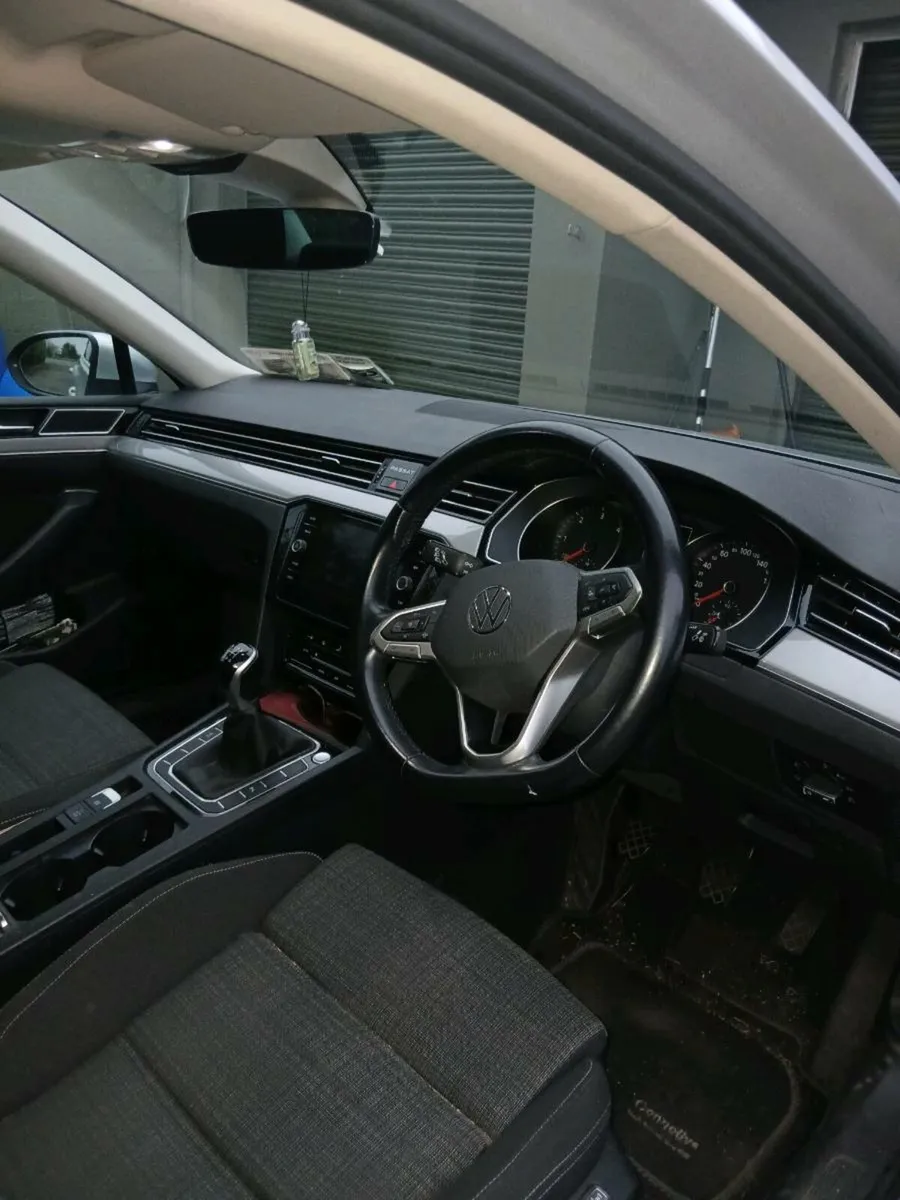 Volswagen passat - Image 3