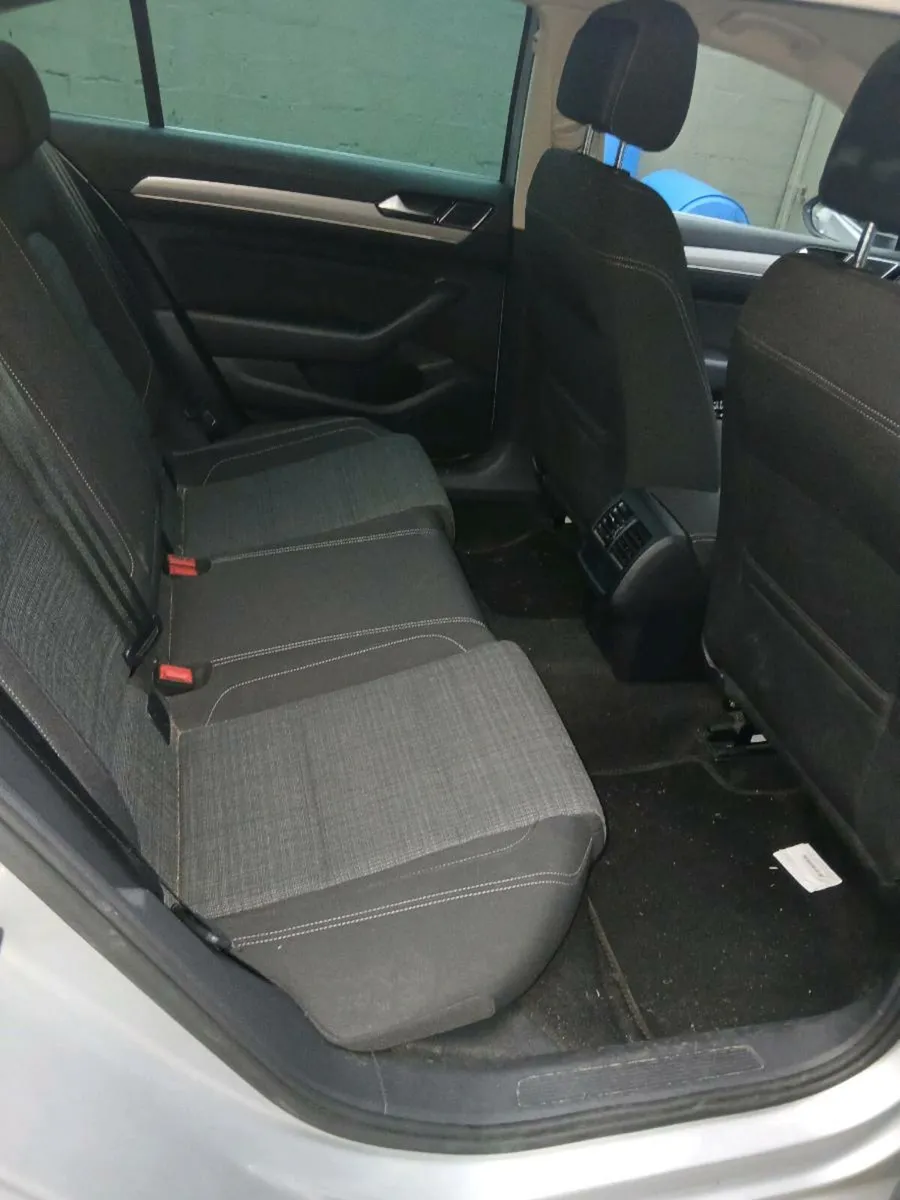 Volswagen passat - Image 4