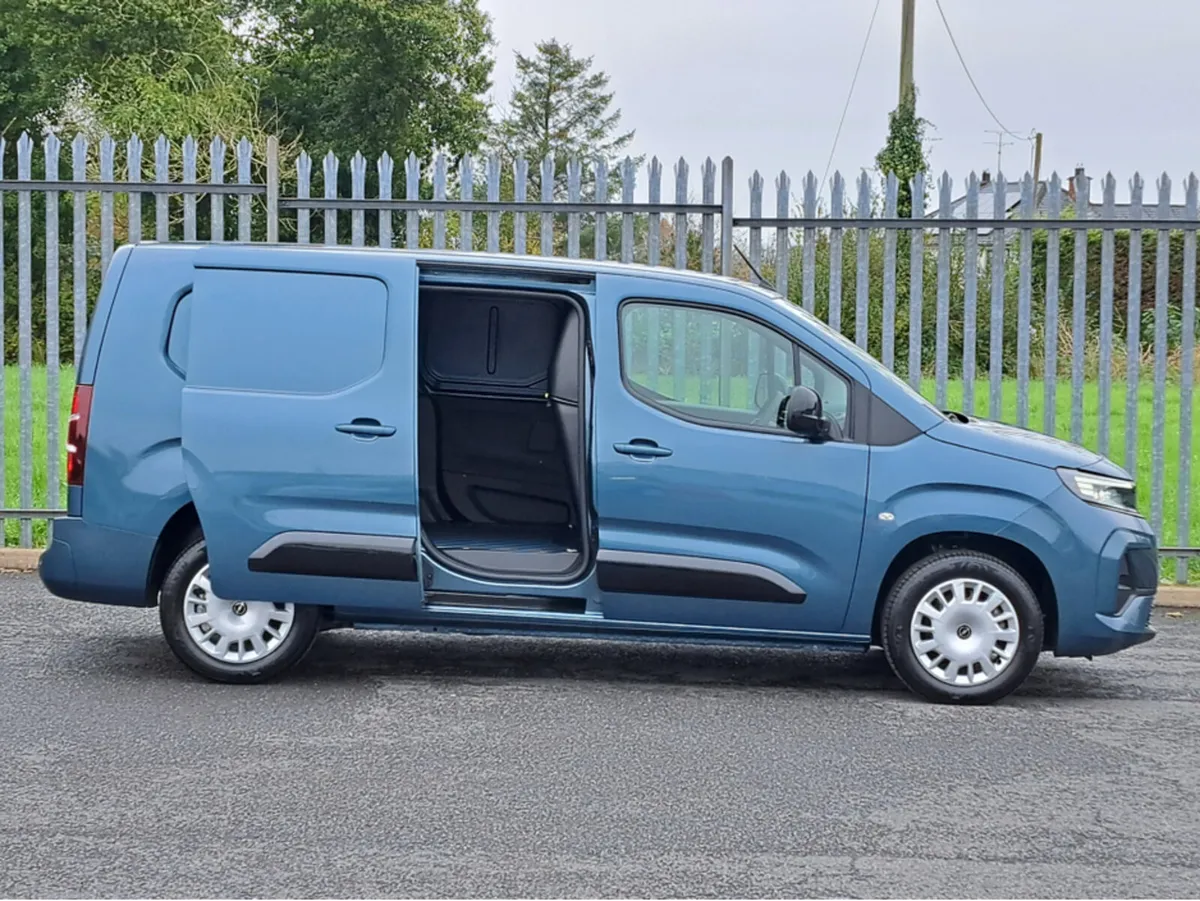Opel Combo SPORTIVE L2H1 1.5TD 100BHP **TOP SPEC** - Image 3