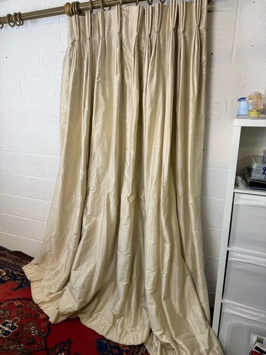 Stunning Silk Interlined Curtains 116" wide x 92" drop - Image 1