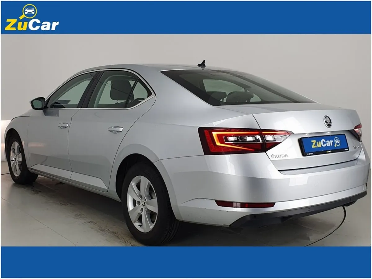 Skoda Superb  138 2.0 TDI 150bhp Ambition - Image 4