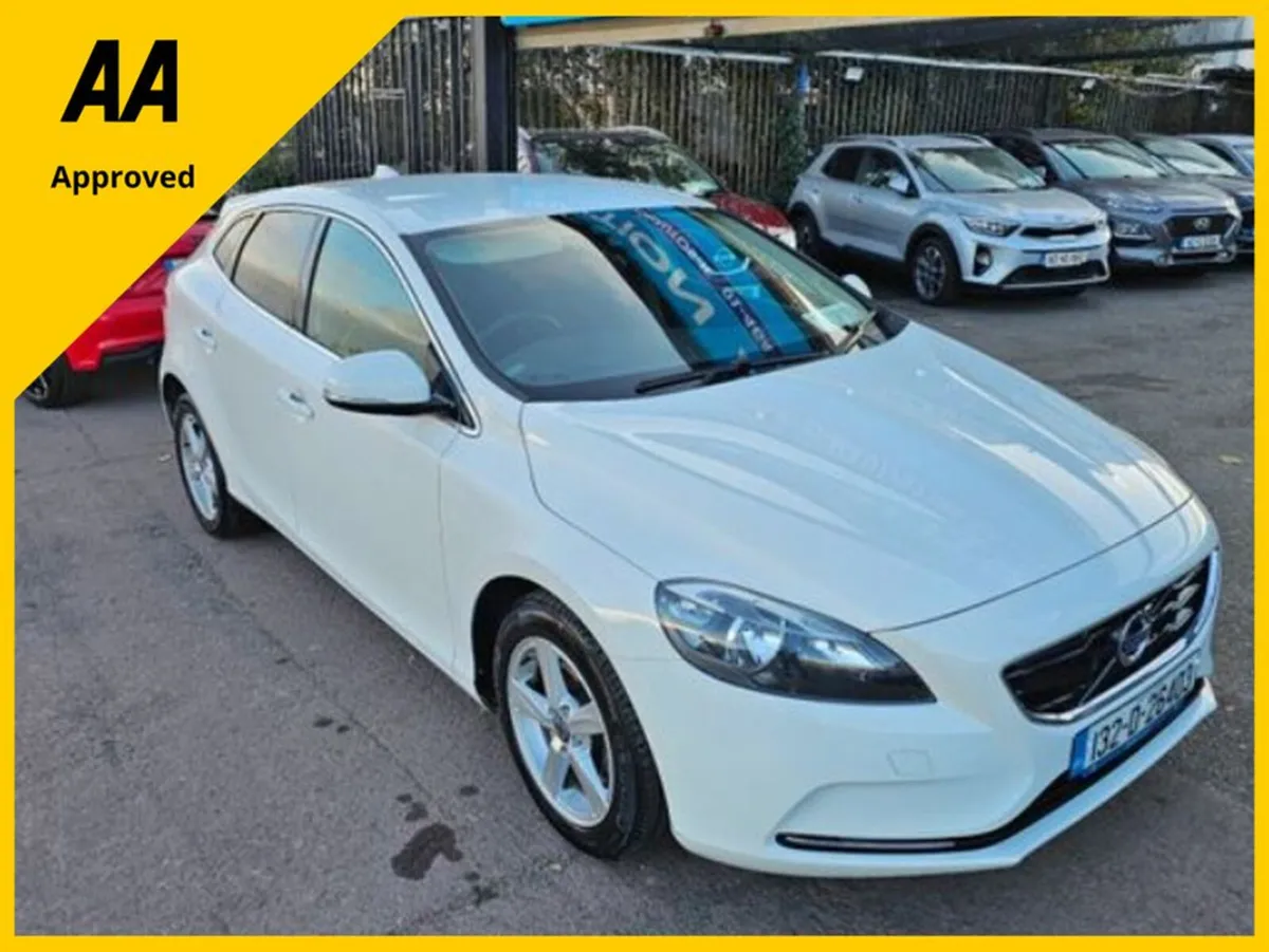 Volvo V40 1.6 PETROL, AUTOMATIC, LOW MILEAGE, WARR - Image 1