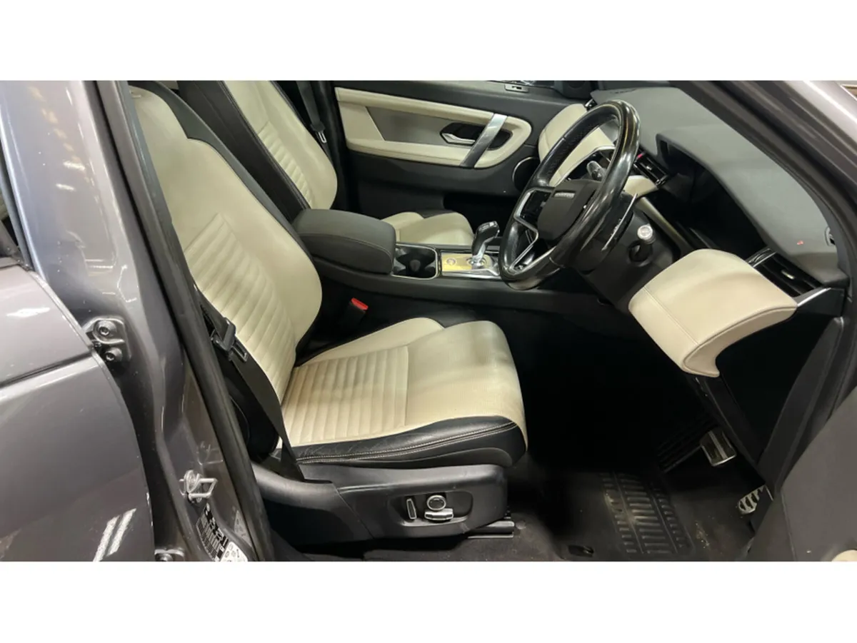 Land Rover Discovery Sport **HIGH SPEC** P300E SE - Image 2