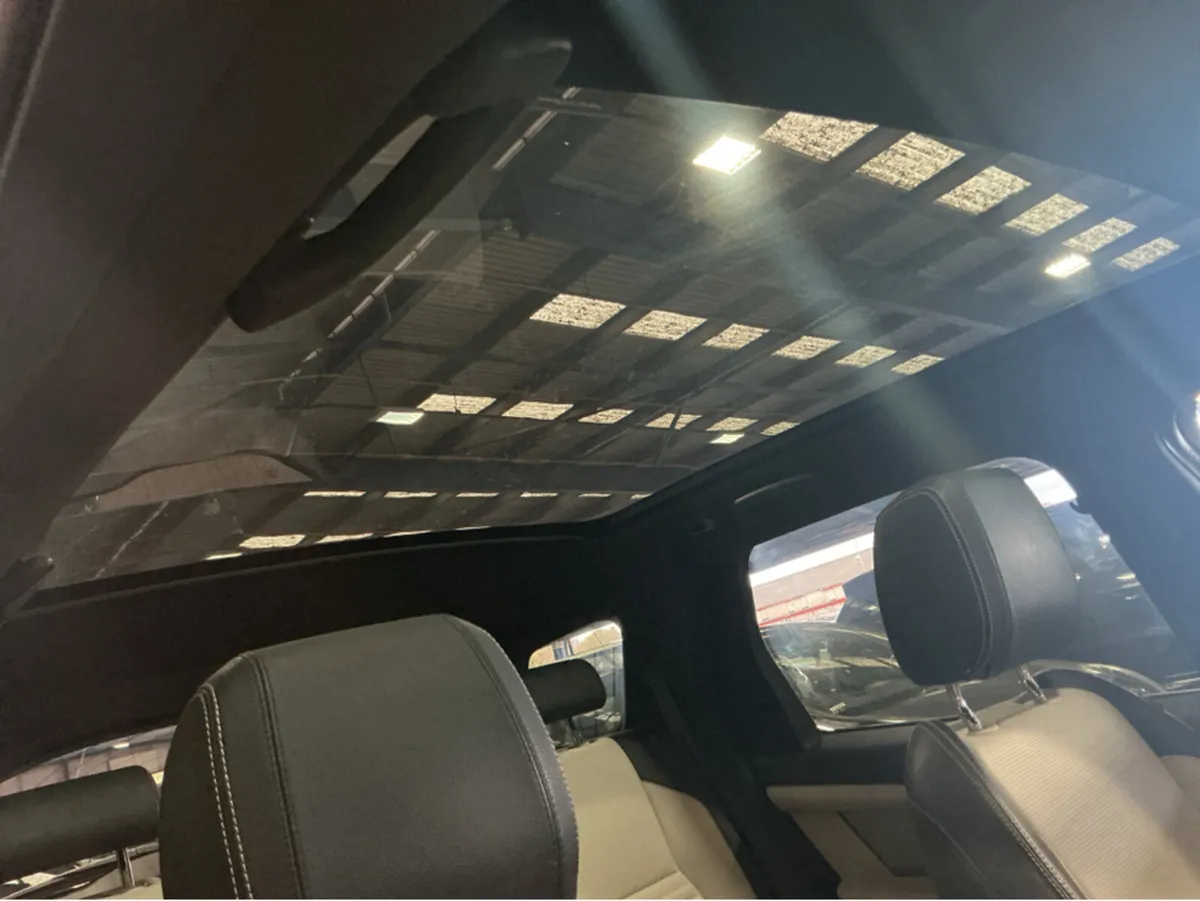 Land Rover Discovery Sport **HIGH SPEC** P300E SE - Image 3