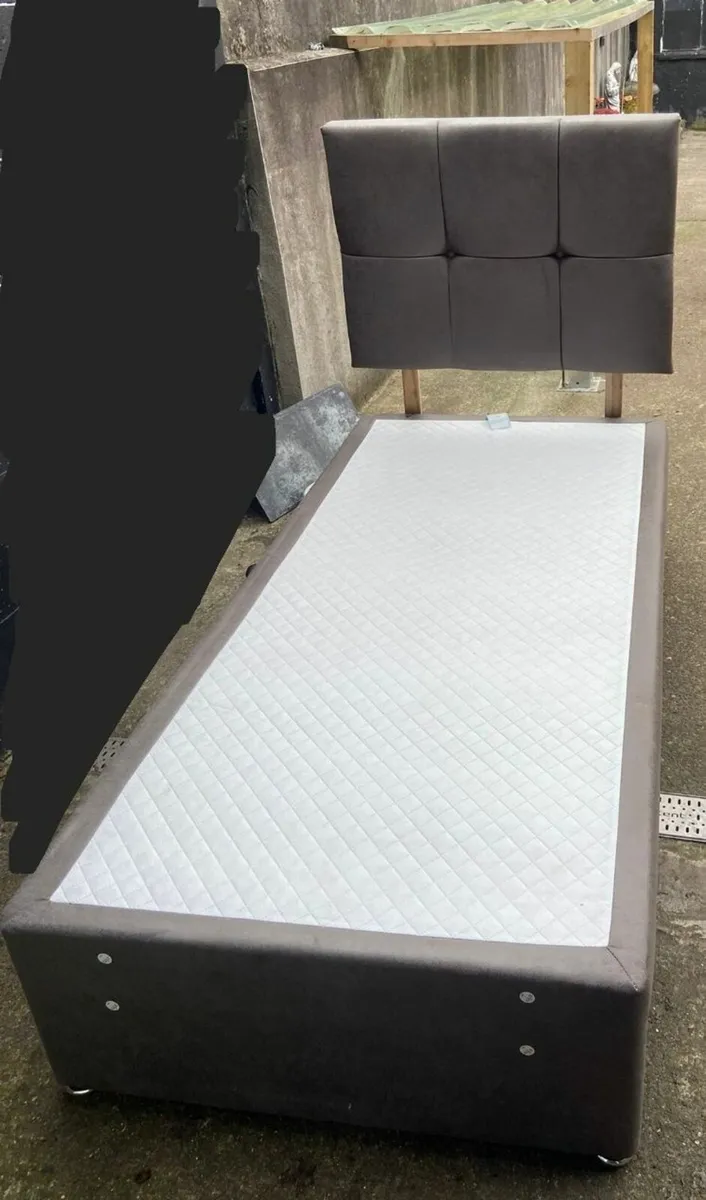 Single bed - Image 1