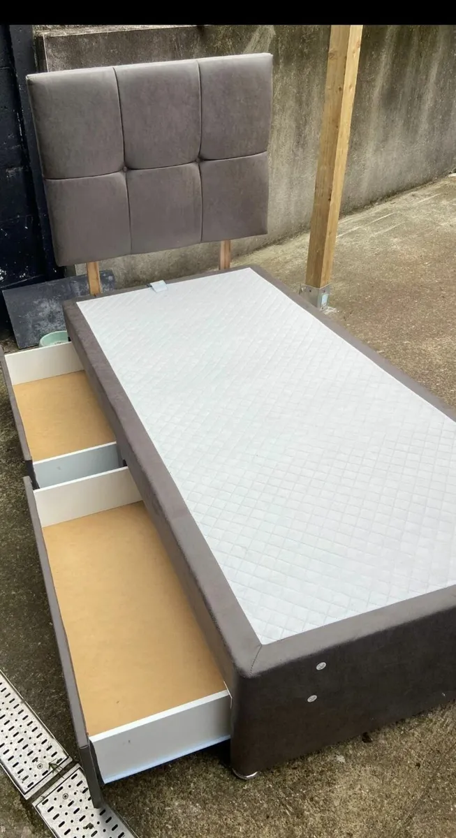 Single bed - Image 2