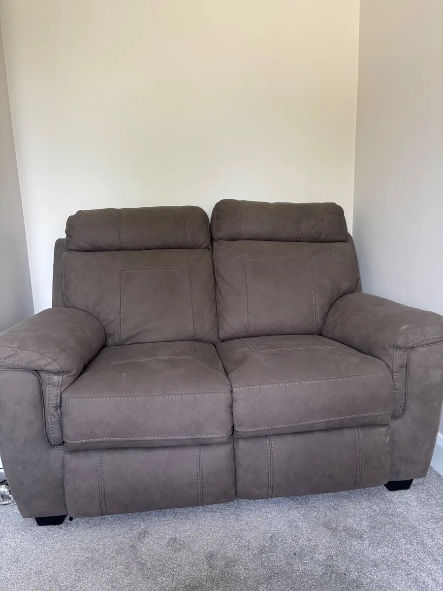 2 Seater couch - Image 1