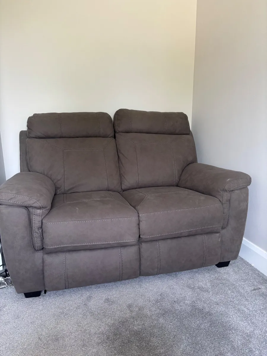 2 Seater couch - Image 2