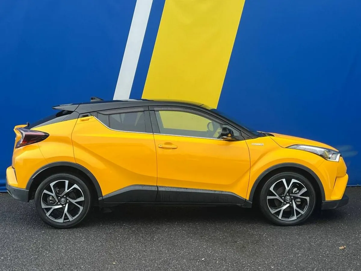 Toyota C-HR 1.8 HYBRID G EDITION // HEATED SEATS / - Image 2