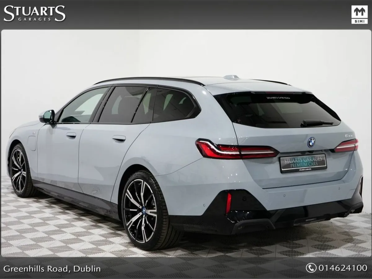 BMW 5-Series *COMFORT PLUS PACK – PANORAMIC SUNROO - Image 2