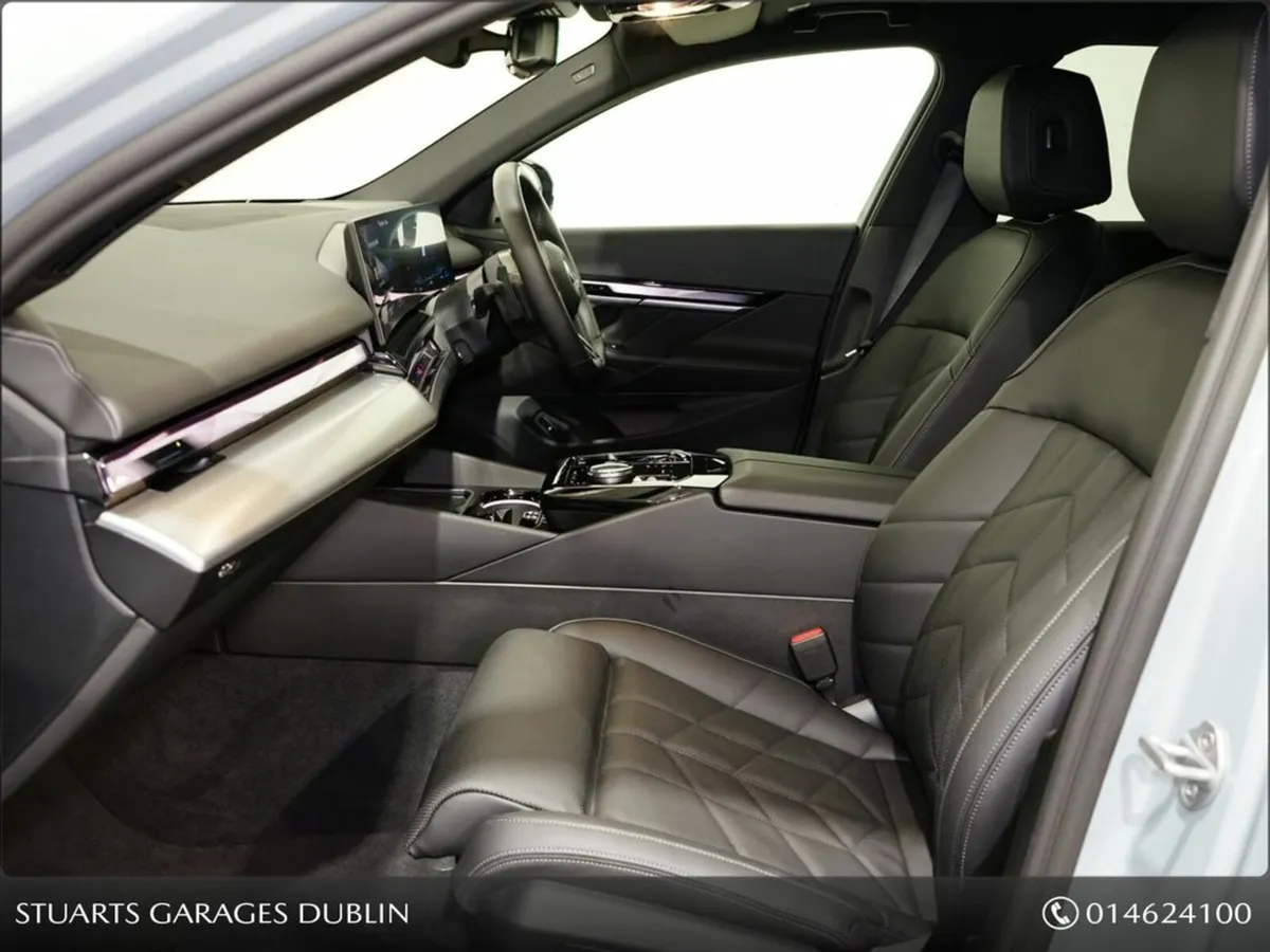 BMW 5-Series *COMFORT PLUS PACK – PANORAMIC SUNROO - Image 3