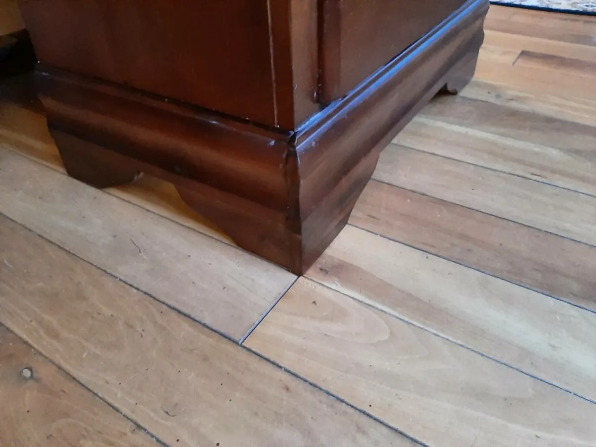 Pair of Bedside Lockers - Image 3