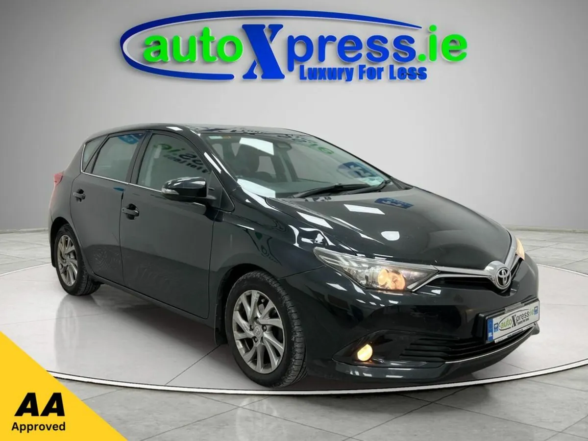 Toyota Auris 1.4 Luna Reversing camera - Image 1