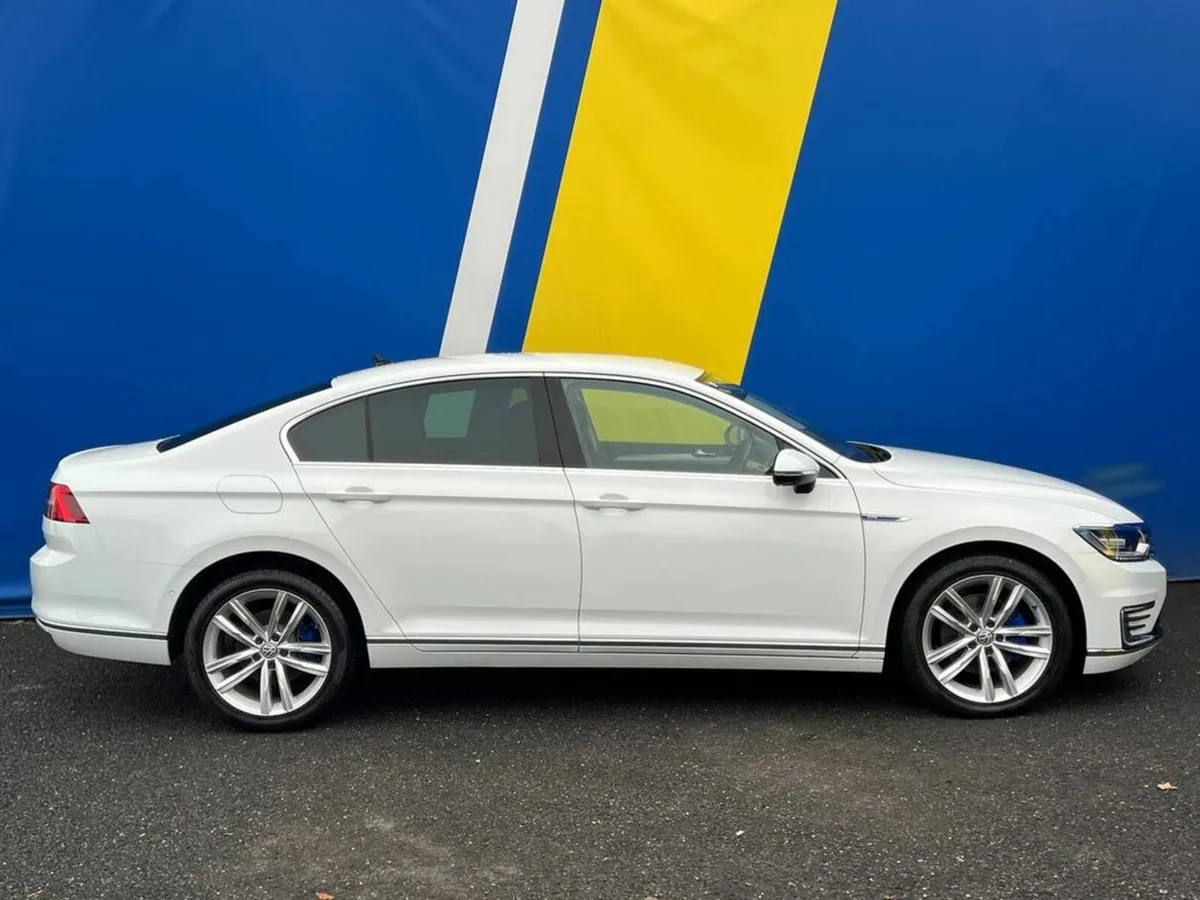Volkswagen Passat GTE 1.4 PLUG-IN HYBRID *ADVANCE - Image 2