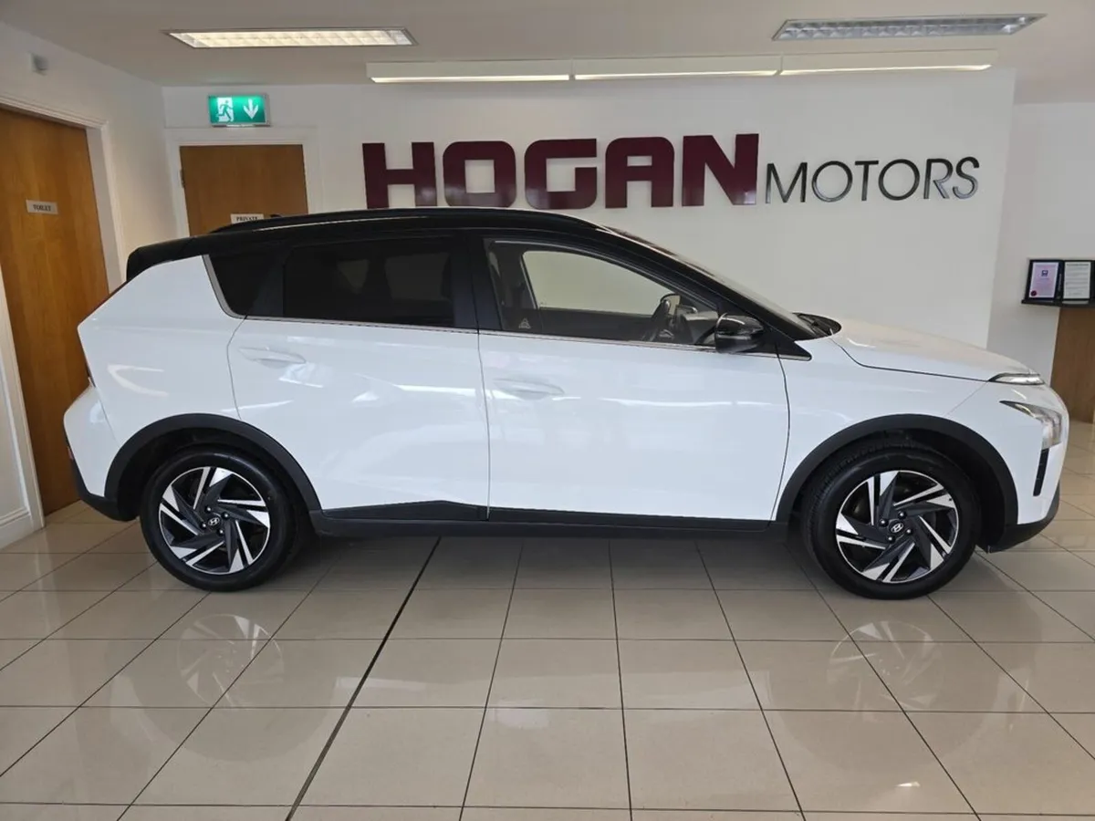 Hyundai Bayon Executive Plus 2 Tone 5DR - Image 3