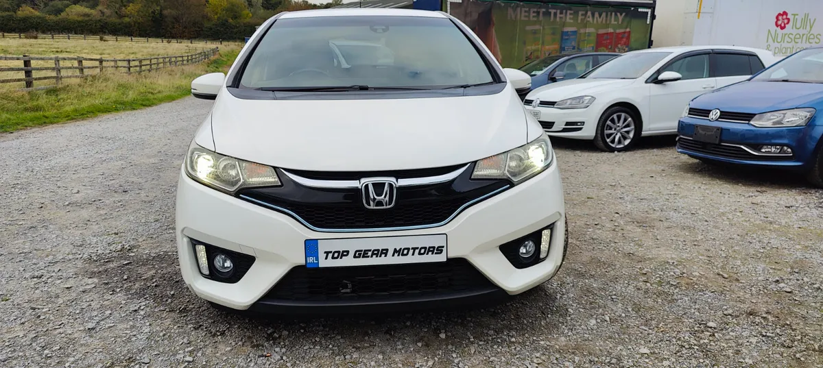 2016 Honda Fit 1.5 Petrol Hybrid - Image 4