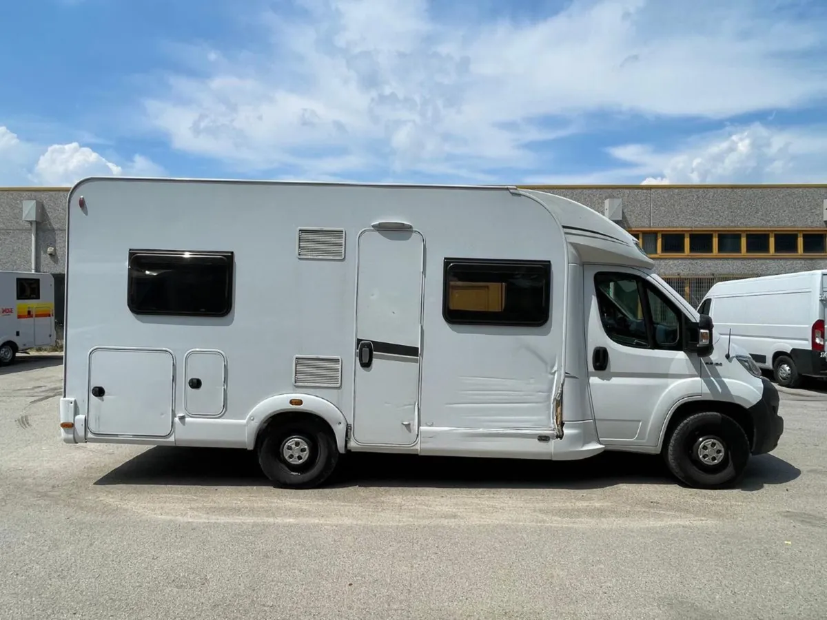 Fiat Ducato Carasuite 650 MF | Semi-Integrated - Image 2